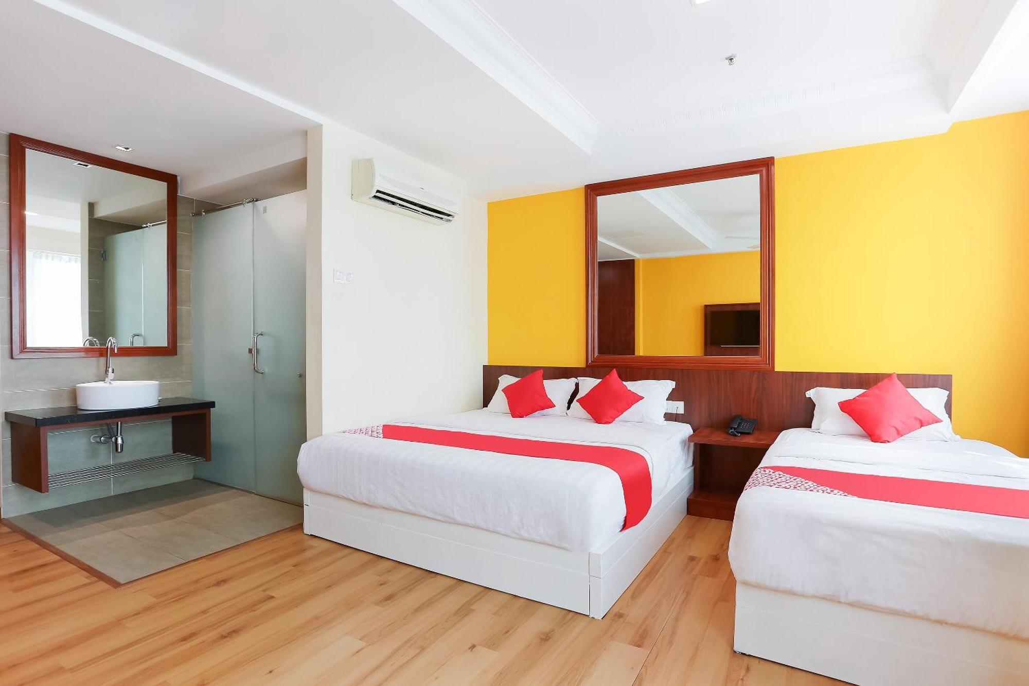 Collection O Hotel Super Cowboy Malacca Exterior foto