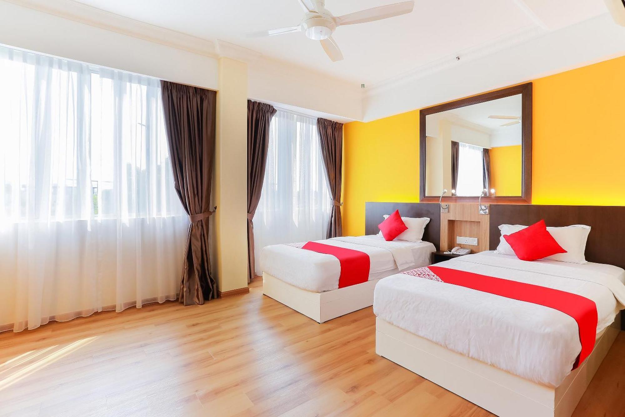Collection O Hotel Super Cowboy Malacca Exterior foto