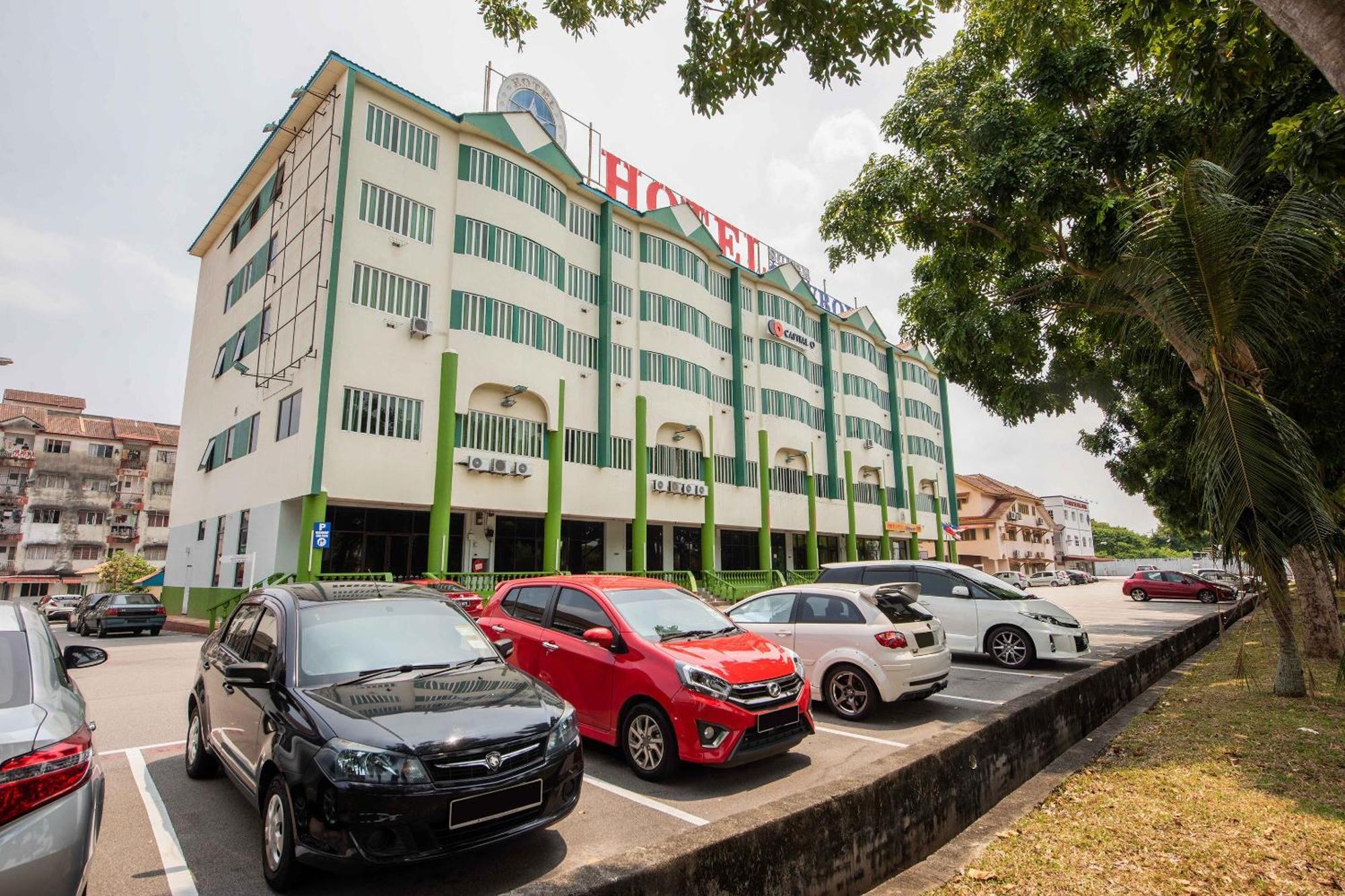 Collection O Hotel Super Cowboy Malacca Exterior foto