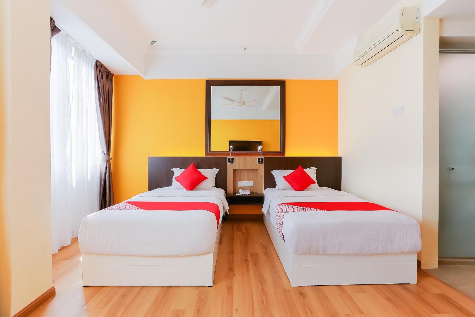 Collection O Hotel Super Cowboy Malacca Exterior foto