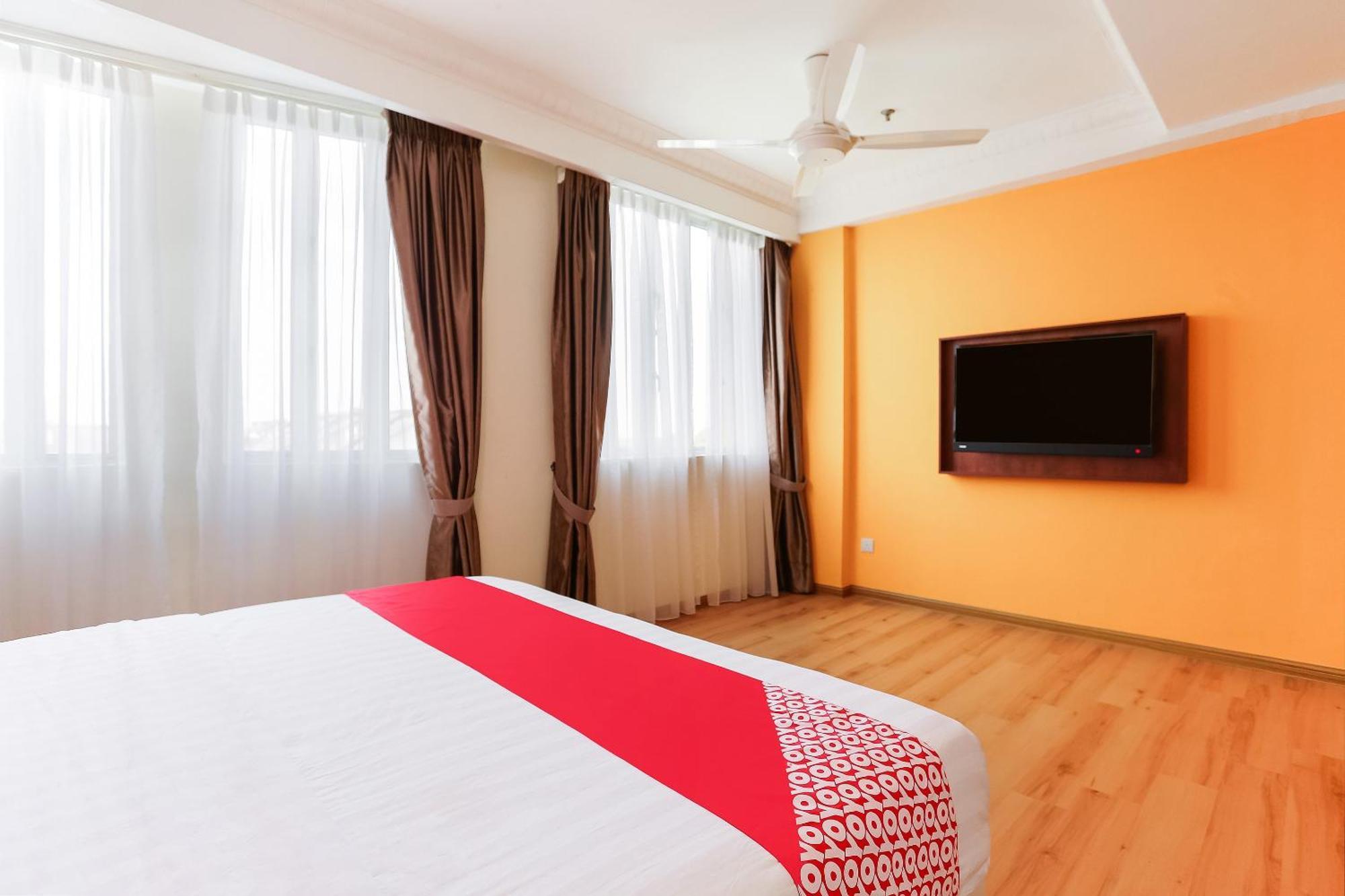 Collection O Hotel Super Cowboy Malacca Exterior foto
