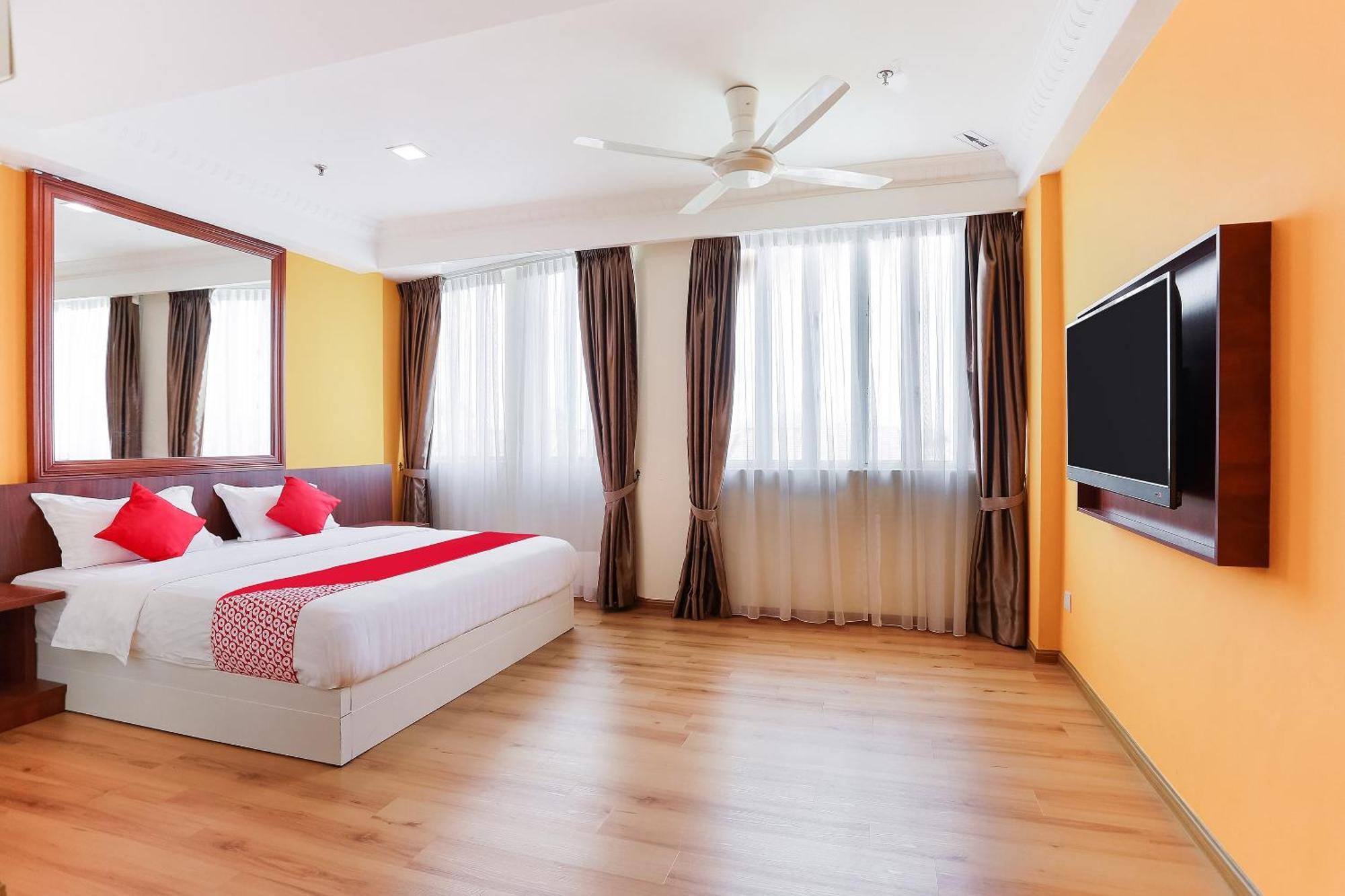 Collection O Hotel Super Cowboy Malacca Exterior foto